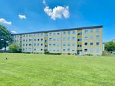 Foto - Großzügig geschnittene 2-Zi.-Wohnung mit Balkon!
