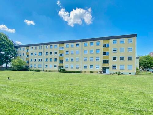 Foto - Großzügig geschnittene 2-Zi.-Wohnung mit Balkon!