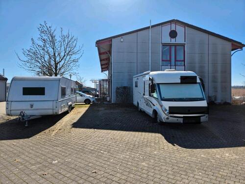 Foto - Stellplatz für Wohnmobil, Anhänger, Auto, KFZ, gesichert.
