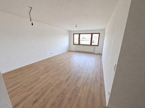 Foto - Renovierte 3-Zimmer-Wohnung, 94 m², Einbauküche & 2 Balkone