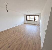 Renovierte 3-Zimmer-Wohnung, 94 m², Einbauküche & 2 Balkone - Lüneburg Goseburg-Zeltberg