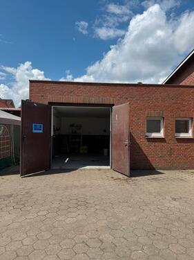 Foto - Halle, Lagerhalle, Werkstatt, SchrauberhalleGarage mit Büro