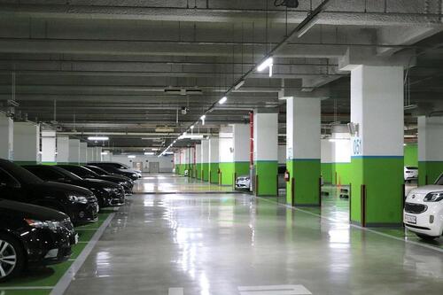 Foto - Tiefgaragenstellplatz - 50,00 EUR Miete,