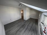 Foto - Helle Dachgeschosswohnung zu vermieten