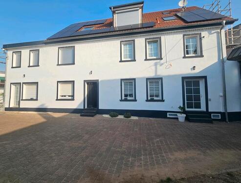 Foto - Exklusives Wohnhaus mit Pool und PV