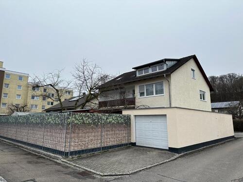 Foto - Provisionfrei! 3-Fam. Haus mit 3 Garagen und Garten