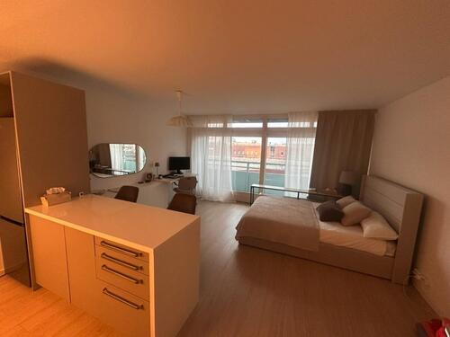 Foto - Zwischenmiete bis Dec - Teilrenoviertes 1 Zimmer Wohnung + Balkon