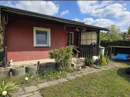 Foto - Garten mit Pool in ruhiger Lage