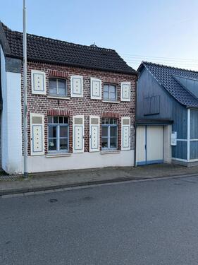 Foto - Zwei Einfamilienhäuser in zentraler Lage von Grevenbroich