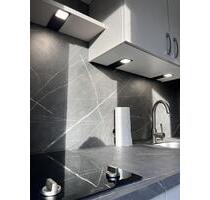 Attraktive und vollständig renovierte 2-Raum-Erdgeschosswohnung mit EBK in Eschweiler