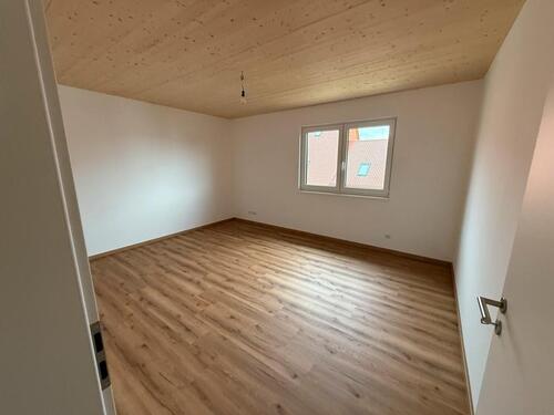 Foto - 5 Zimmer Dachgeschoßwohnung zur Miete in Wolferstadt