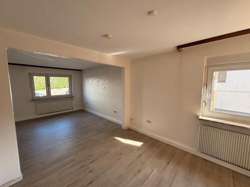 Foto - Erdgeschoss Wohnung 92qm 4 Zimmer 2x Stellplatz 2x Bad XXL Garten