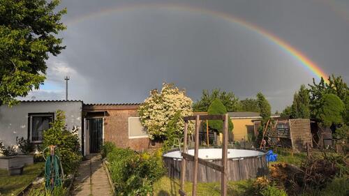 Foto - Traumhafter Kleingarten mit Luxus-Laube, Pool & Obstbäumen