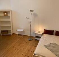 Berlin: Danziger Str.: Zi 22 m2 mit Balkon in WG - 1. Etage