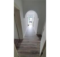 2,5-Zimmer-Wohnung mit großem BalkonTerrasse in zentraler Lage - Remscheid Lüttringhausen