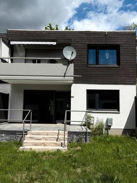 Foto - Ein-Zweifamilienhaus und Garage hochwertig renoviert VON PRIVAT