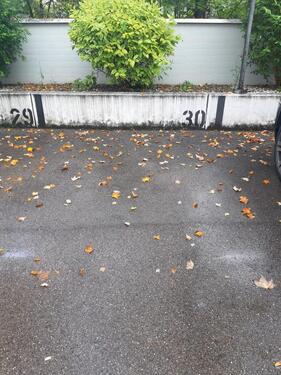 Foto - PKW Stellplatz in zentraler Lage von Neusäß, Außenstellplatz