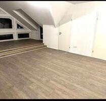 Lichtdurchflutete 2 Zimmer Wohnung - Remscheid