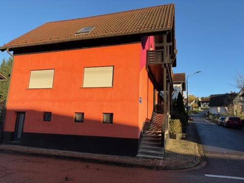 Foto - Freistehendes ( teilweise möbliertes) Haus mit Einliegerwohnung