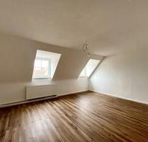 Urban wohnen in Bayreuths Innenstadt - top sanierte 3-Zimmer-Wohnung (WG geeignet) mit EBK im 3. OG