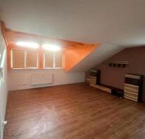 Großzügige 2,5 Zimmer DG Wohnung mit Gartennutzung in Teublitz