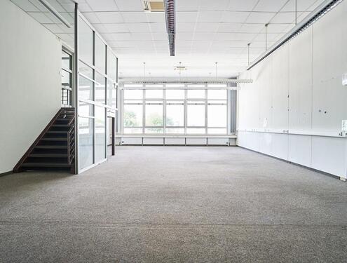 Foto - Vollklimatisiertes Büro mit Aufzug & Möblierungsoption – für Beratungen & Schulungsanbieter