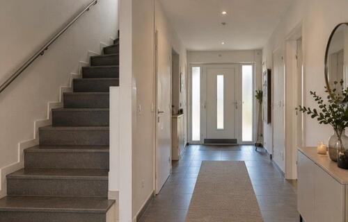 Foto - Exklusives Haus zum mieten. Mit Garage & Garten