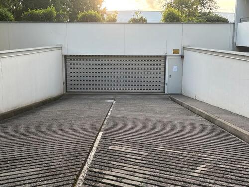 Foto - Tiefgaragenstellplatz zur Vermietung hinter Schwabencenter.