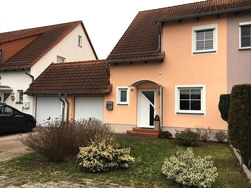 Foto - Wohntraum zu verkaufen - moderne DHH mit Garage und Garten