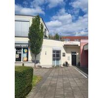 Vielseitige Gewerbefläche in TOP-Lage - Praxis, Büro oder Studio - Schwalbach