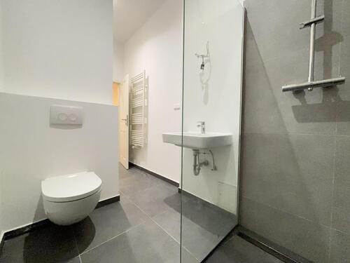 Foto - Renovierte 4-Zimmer Neubau Wohnung mit Stellplatz in zentraler Lage