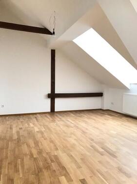 Foto - Einziehen und Wohlfühlen! Schicke, sanierte 1-Zimmer-Wohnung mit hervorragender Verkehrsanbindung