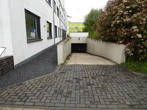 Foto - Tiefgaragenstellplatz mitten in der neuen Bahnstadt!