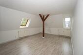 Foto - !!! Geräumige 2-Raum-Dachgeschoss-Wohnung !!!
