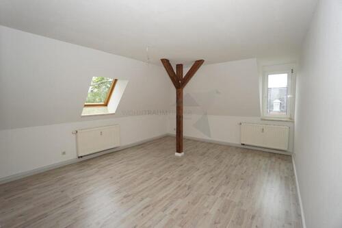 Foto - !!! Geräumige 2-Raum-Dachgeschoss-Wohnung !!!