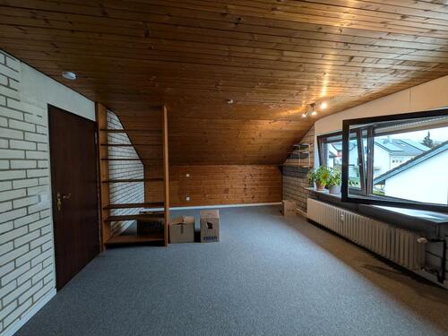 Foto - 2-Zimmer-Dachgeschosswohnung (70 m²) – WG-geeignet