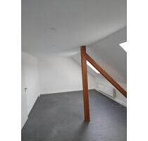 Schöne Dachgeschoss-Wohnung 70qm 2,5 Zimmer nähe Schlosspark - Gelsenkirchen Gelsenkirchen-West