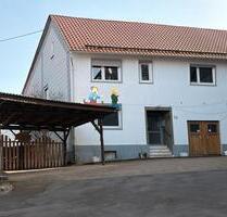 Platzwunder: Großes Haus mit Halle auf XXL-Grundstück - Feldatal