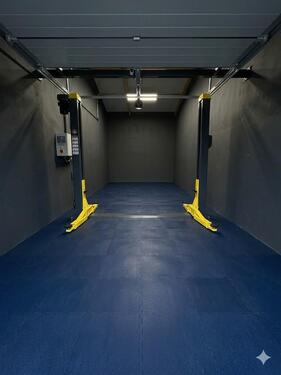 Foto - Ebenerdige GarageLagerfläche 34,27 qm mit Freifläche und Stromanschluss zu vermieten