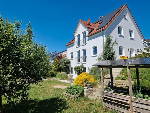 Foto - Energieeffizientes Einfamilienhaus (Bj. 2014) im Grünen