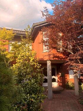 Foto - Top Modernisiertes 2 Familienhaus mit Garage und Carport