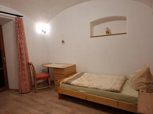 Foto - Möblierte Zimmer und Küche Bad ab März -August frei