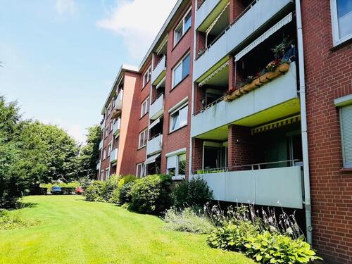 Foto - Großzügige 3 ½ Zimmer Wohnung im EG in ruhiger Lage mit Balkon