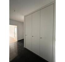 2 Zi Wohnung 65m2 frisch renoviert in Krefeld City - Meerbusch