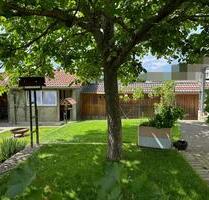 Charmantes 3-Familienhaus mit Gartenparadies in Waldrandlage - Denkingen