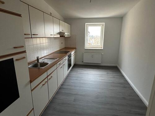 Foto - Modernisierte 2,5-Zimmer Wohnung-Einbauküche & Balkon