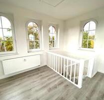 wunderschöne Dachgeschosswohnung mit Turmzimmer neu renoviert - Altenburg