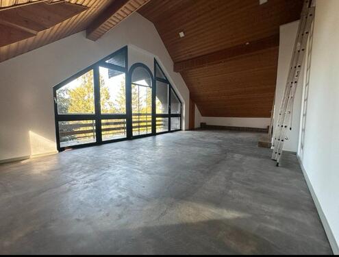 Foto - Sanierte 4-Zimmer-DG-Wohnung! Loggia und Garten!