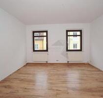 Drei-Raum-Wohnung mit viel Platz, ++ Bad mit Wanne und Dusche - Zwickau