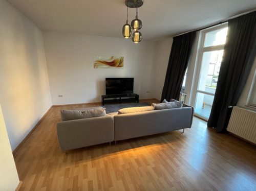 Foto - Mitbewohnerin finden:Gut möbliertes Zimmer im Östlichen Ringgebit